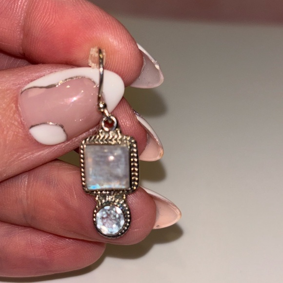 Elegant Silver Dangle Earrings, NWOT - Picture 4 of 4